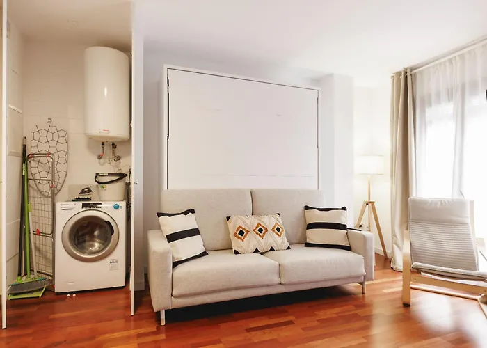 Bravissimo Placa Catalunya Studio, Monthly Apartman