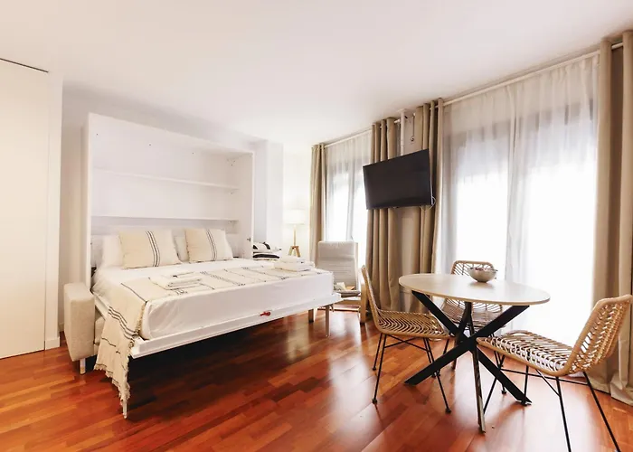 Daire Bravissimo Placa Catalunya Studio, Monthly